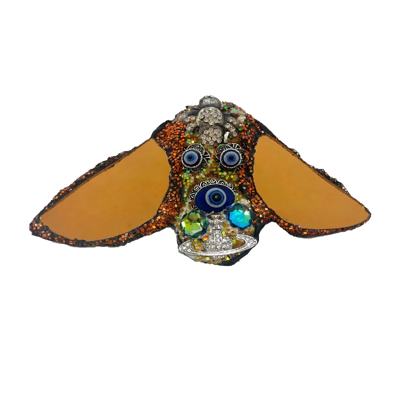 B - THE POLLINATORS, BEE BROOCH, 2023