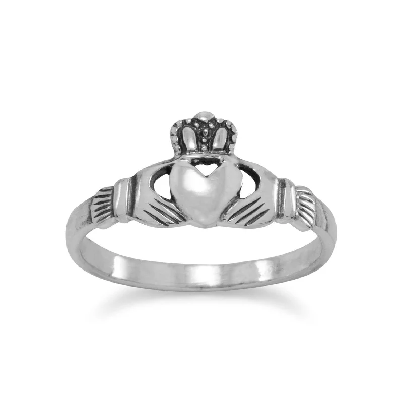 Small Claddagh Ring