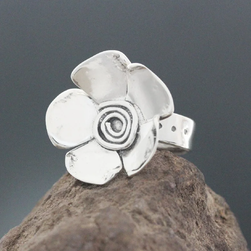 Spiral flower ring