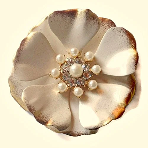 Cream and Goldtone Brooch