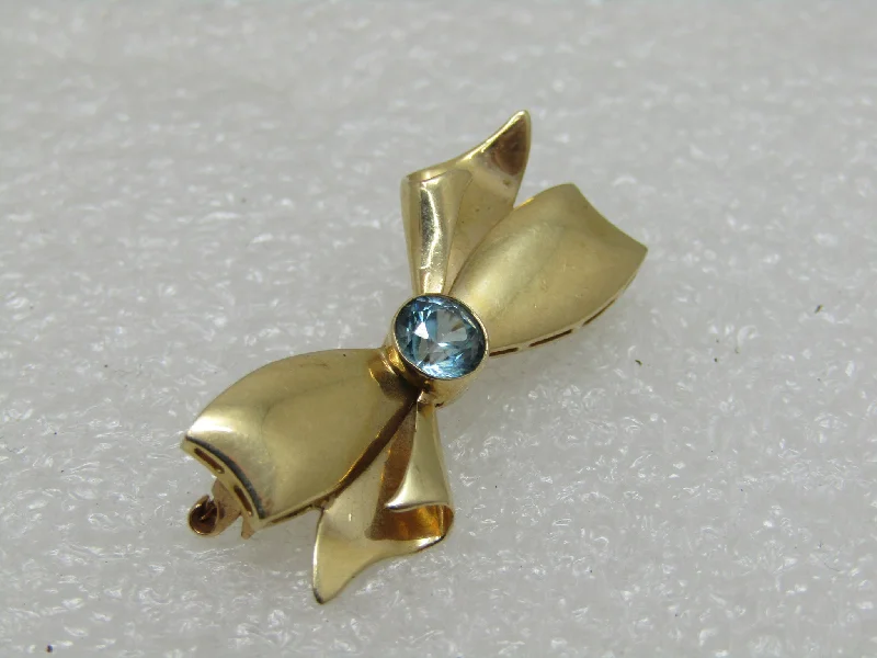 Vintage 14kt Aquamarine Bow Brooch, Appx. 40 ctw, Locking C Clasp, 1940's, 2.56gr